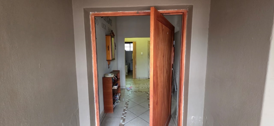 5 Bedroom Property for Sale in Elandia North West